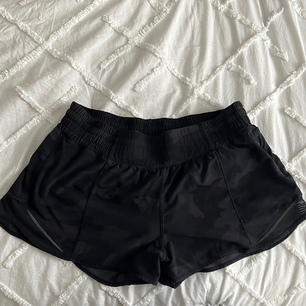 Lululemon 2.5 hottie hot shorts - black camo